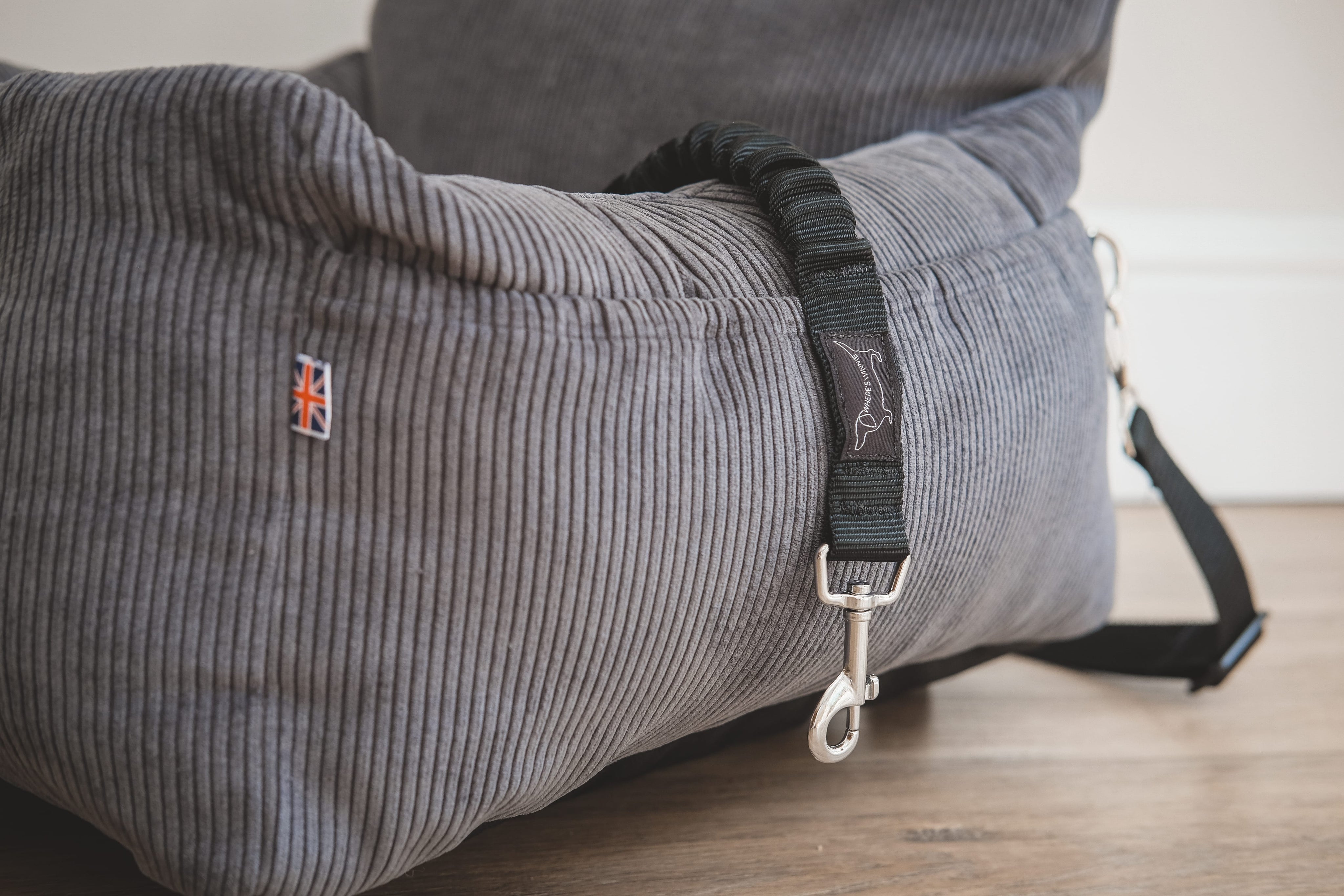 Luxury Isofix Dog Car Seat Gunmetal Grey Where's Winnie