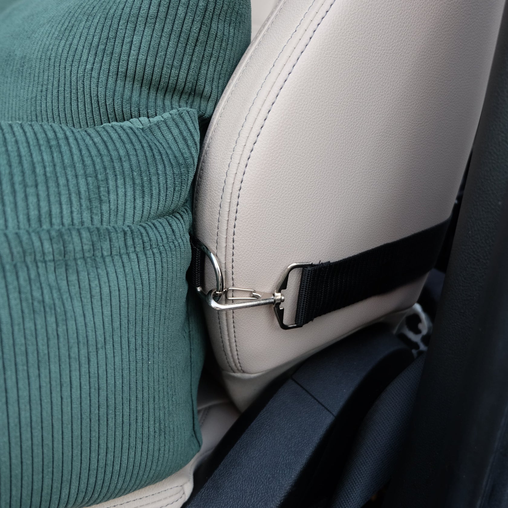 Luxury Isofix Dog Car Seat Country Green Where's Winnie